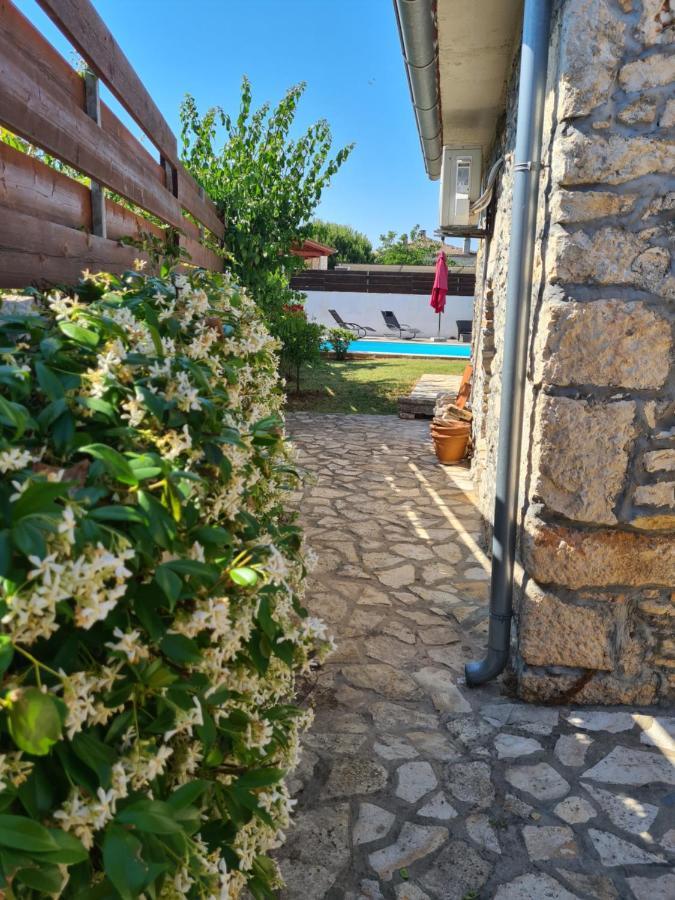 Villa Istrska Kamnita Hisa Soncni Medulin Exterior foto